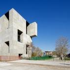 Innovation Center UC – Anacleto Angelini / Alejandro Aravena | ELEMENTAL (Chile): "En 2011, Angelini Group decidió donar los fondos necesarios para crear un centro donde convergen compañías y empresas con investigadores y creación universi...
