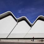 Carozzi Production and Research Food Center / GH+A | Guillermo Hevia (Chile): "El proyecto nace de la necesidad de reconstruir la fábrica Carozzi, quemada en 2010. Supuso un reto y una oportunidad; la arquitectura de los edificios refleja nuevo...