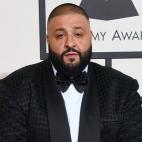 Nadie sabe realmente qué hace, ni por qué es tan popular o por qué siempre parece estar de fiesta, pero DJ Khaled se subió a la montaña rusa de Snapchat y desde entonces los famosos no dejan de pegársele con tal de aparecer en él. Su nick...