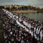 5c8a72c02000009d036f2b24