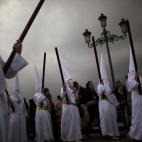 Penitentes de la hermandad de "San Gonzalo" en Sevilla.
