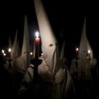 Penitentes de la hermandad "Jesús Yacente" en Zamora.
