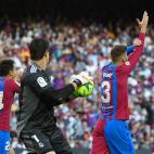 Piqu&eacute; pide penalty.