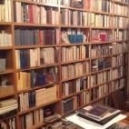@Rogufe @ElHuffPost #mibiblioteca Un 'desorden ordenado'... pic.twitter.com/ZOliV5pBeB
