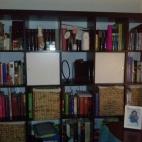 @lolalquimia @ElHuffPost #mibiblioteca cn sus libros, sus chismes y manualidades del niño pic.twitter.com/KJDwS23llP