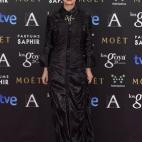 Vestido de Devota & Lomba, zapatos Lodi