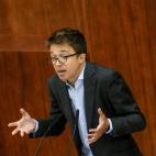 3. Su segundo apellido es Galv&aacute;n.