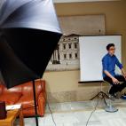 7. Tiene en el banco 72.671 euros, según su declaración de bienes.