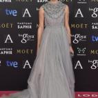 Vestido de Marco & María, zapatos Lodi, peletería Aurora Maroto