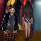 Desfile de la firma catalana Desigual en la 61ª Mercedes Benz Fashion Week Madrid.