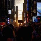 5c8b42a2250000e203ca6311