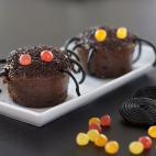 No. De hecho, los consumidores frecuentes de chocolate tienen un índice de masa corporal más bajo que los que lo toman con menos frecuencia. Su consumo favorece la liberación de endorfinas (hormona de la felicidad).