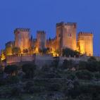En la comarca del Valle Medio del Guadalquivir, provincia de Córdoba, se encuentra este pequeño municipio que destaca por su castillo de origen árabe. Objeto de varias reformas en tiempos medievales, fue finalmente restaurado en el primer cua...