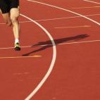 No te confundas. Cuando hablamos de deporte nos referimos al ejercicio físico de competición, una práctica que puede resultar nociva. Lo que tienes que hacer es dejar el sofá y centrarte en una actividad física que te haga sudar pero que no...