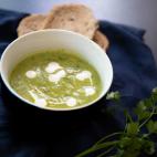 ▶️ Ingredientes (para 2-3 personas): un calabac&iacute;n, un diente de ajo, media cebolla, unas ramitas de perejil, aceite de oliva, sal y pimienta negra molida. Opcional: un chorrito de nata. ▶️ Encuentra aqu&iacute; la ...