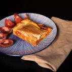 ▶️ Ingredientes (para 2-3 personas): una masa de hojaldre rectangular, media cebolla, medio pimiento rojo y medio verde, tomate frito, una lata de at&uacute;n, un huevo cocido ▶️ Encuentra aqu&iacute; la receta completa.