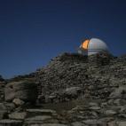 Además de ofrecer talleres y actividades para todos los públicos, este observatorio disfruta de una ubicación privilegiada: está adosado a las ruinas del castillo de Montedono. Algunas de las actividades más interesantes son Bautizo de ciel...