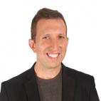 "Mi padrastro, Steve W. Fisher, me enseñó una paradoja esencial de los negocios: cuando quieras algo de alguien, dale algo tu primero, sin ninguna expectativa". Actúa como un verdadero amigo, incluso antes de que se consolide la amistad. C...