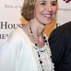 "Un día, después de una insignificante humillación, llegué a casa con los ojos empapados en lágrimas. Mi madre me dijo que me calmara y que debía ignorar a las compañeras de clase. Me explicó que la única razón por la que me trataban m...