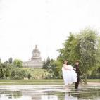 "Siempre elijo esta foto por tres razones: me encanta el equipo que forman, contando los segundos para asegurarse de que podrían atravesar los chorros intermitentes para no mojarse. Me lo pasé genial buscando ubicaciones, pasando tiempo con el...