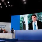 Aznar no ha podido asistir a Sevilla tras dar positivo en covid pero ha intervenido por videoconferencia.
