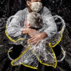 The First Embrace, Mads Nissen, Dinamarca.