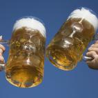 La cerveza no para de darnos alegrías. Tras descubrir que la barriga cervecera es un mito, este año una investigación del doctor Manuel Castillo de la Universidad de Granada demostró que después de hacer deporte rehidrata tanto como el agua...