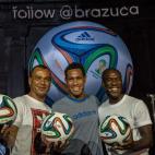 5c8b6def360000ba1a6d0fc7