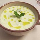 Es una opci&oacute;n de lo m&aacute;s ligera para hacer frente al calor. En tres sencillos pasos &mdash;que puedes leer aqu&iacute;&mdash; la tendr&aacute;s lista para servir.