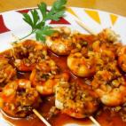 El ali&ntilde;o lleva ajo, piment&oacute;n, sal, perejil, vino y aceite de oliva. Puedes leer c&oacute;mo se prepara en CookPad.