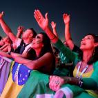 5c8a3f1e240000f404a2d48c