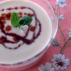 La receta tradicional supone unas 600 calor&iacute;as por raci&oacute;n, pero esta versi&oacute;n rondar&aacute; las 260 calor&iacute;as por plato. Necesitar&aacute;s almendras marconas crudas, calabac&iacute;n, agua, aceite de oliva y vinagre d...