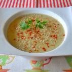 Esta crema demuestra que el calor no est&aacute; re&ntilde;ido con poder disfrutar de las legumbres. Lleva garbanzos, berenjena, calabac&iacute;n y especias. Aqu&iacute; tienes la receta completa en Cookpad