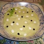 Con estos dos ingredientes, crema de leche y crema de vinagre bals&aacute;mico podr&aacute;s elaborar esta crema tan original. Aqu&iacute; tienes la receta completa en Cookpad