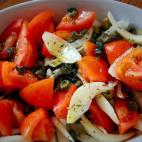 Esta ensalada con ingredientes canarios est&aacute; lista en solo tres pasos. Puedes consultar todo lo que hace falta aqu&iacute;.