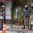 5c8a51ee260000ea04fe3383