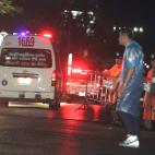 La primera ambulancia llega al hospital.