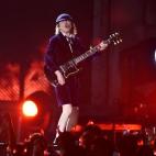 5c8a9d41250000e203c946e5