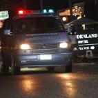 Una segunda ambulancia llega al hospital.