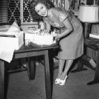 5c8b6f21360000a61b6d129f