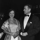 5c8b6f23240000f404a4b49a