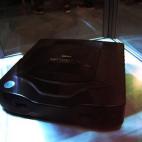 "La consola más potente en su momento fue la NeoGeo. Era lo que todos queríamos cuando éramos pequeños, con juegos muy superiores a los de la época. Tenía muchísimas opciones, zoom… Era como tener una máquina recreativa en casa, pero v...