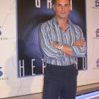 La camisa deja mucho que desear pero a &eacute;l todo termina qued&aacute;ndole bien.