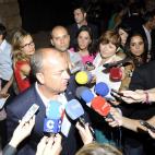 El presidente de Extremadura, José Antonio Monago, está acostumbrado a apagar fuegos. Es bombero. En 1987 ingresó en el Cuerpo de Bomberos de Badajoz, donde ha llegado a ser jefe de sección.