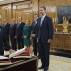 Ha jurado el cargo, que sigue ejerciendo como casi todo el equipo económico de Rajoy.
