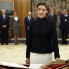 Sustituyó a mitad del Gobierno anterior a Miguel Arias Cañete y ha jurado el cargo en el que repite.