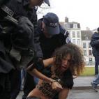 5c8a99f02000009d036f5cb3