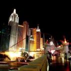 LaCiudad del Pecado (Sin City) también es especial. La ciudad de las máquinas tragaperras, de los hoteles de súper lujo y de los restaurantes donde comer es casi un arte. Un lugar que, si se puede, hay que visitar al menos una vez. Ver más f...