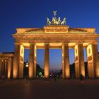 Cada día más gente se anima a viajar a Berlín. Puede que sea por su importante papel histórico, por su animada vida nocturna o por la cantidad de restaurantes que hay en sus calles. Berlín mola. Ver más fotos aquí.