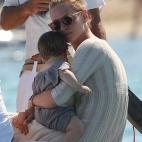 En Saint Tropez con su hija Luna